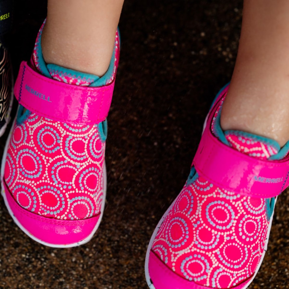 ليتل كيدز بير ستيبس & ريج إتش تو أو كروما حذاء رياضي ميريل بيري ترك