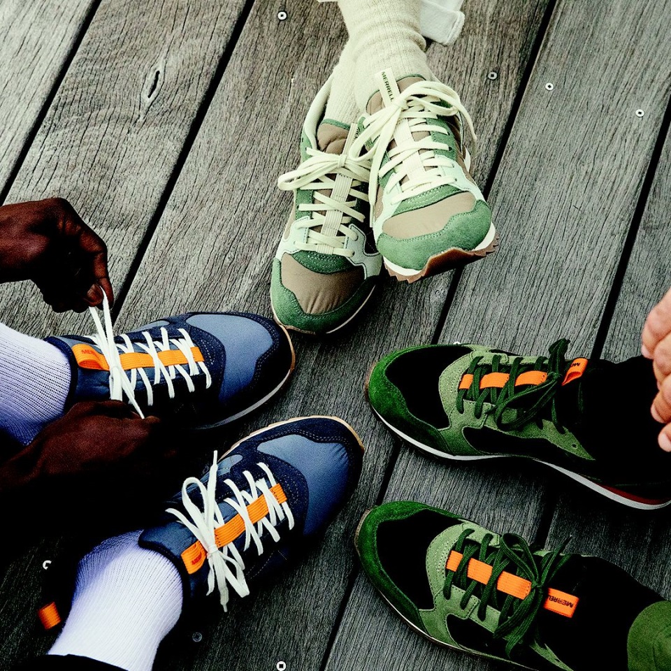 حذاء رياضي جبال الألب للرجال من خشب الأبنوس ميريل