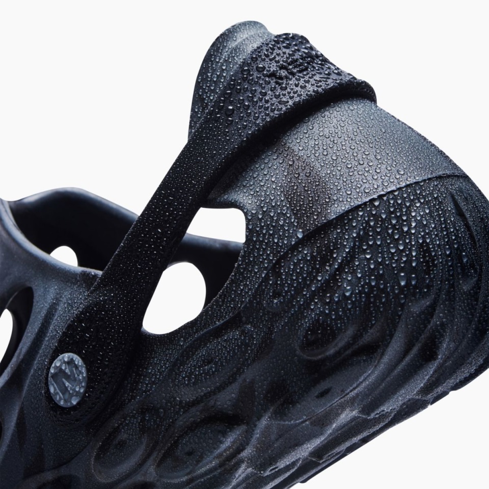 حذاء Hydro Moc الأسود للرجال