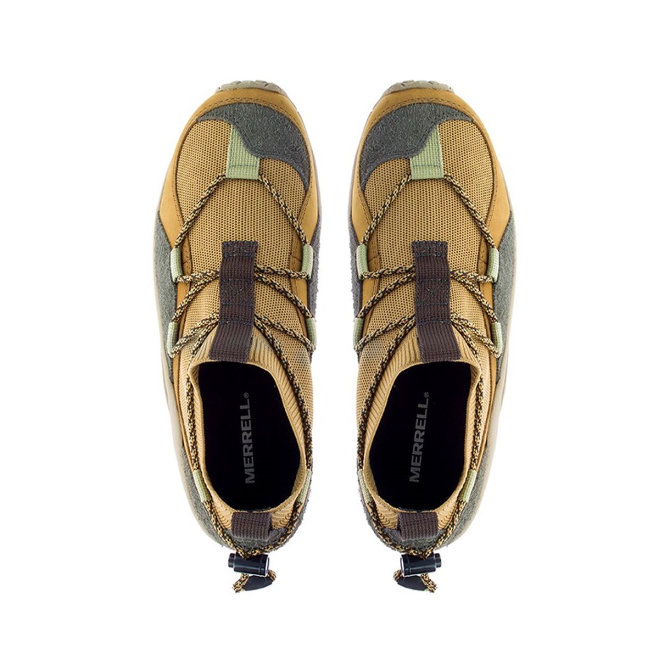 ذئب Merrell Merrell المستكشف Moc في الغابة