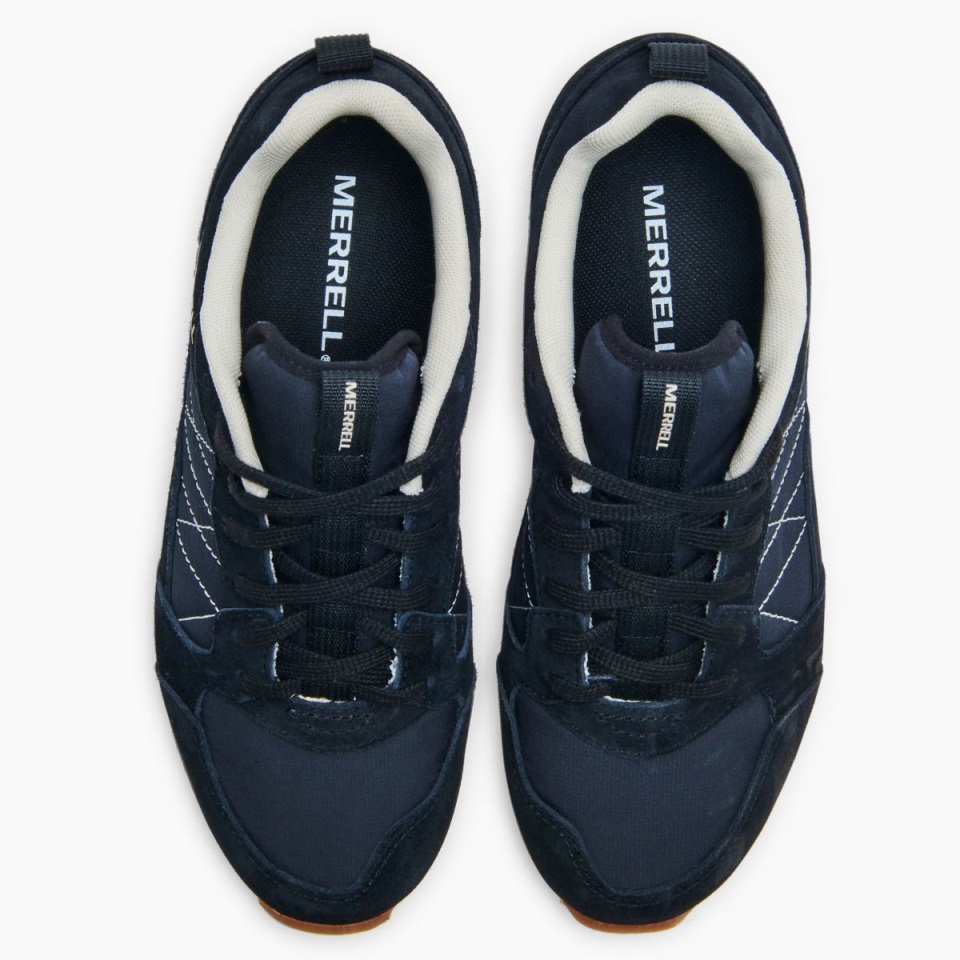 حذاء رياضي ميريل بلاك للنساء