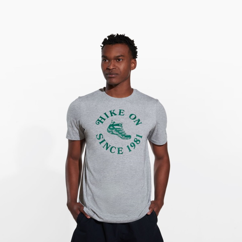 ميريل غراي هيذر الرجال التنزه على نقطة الإنطلاق