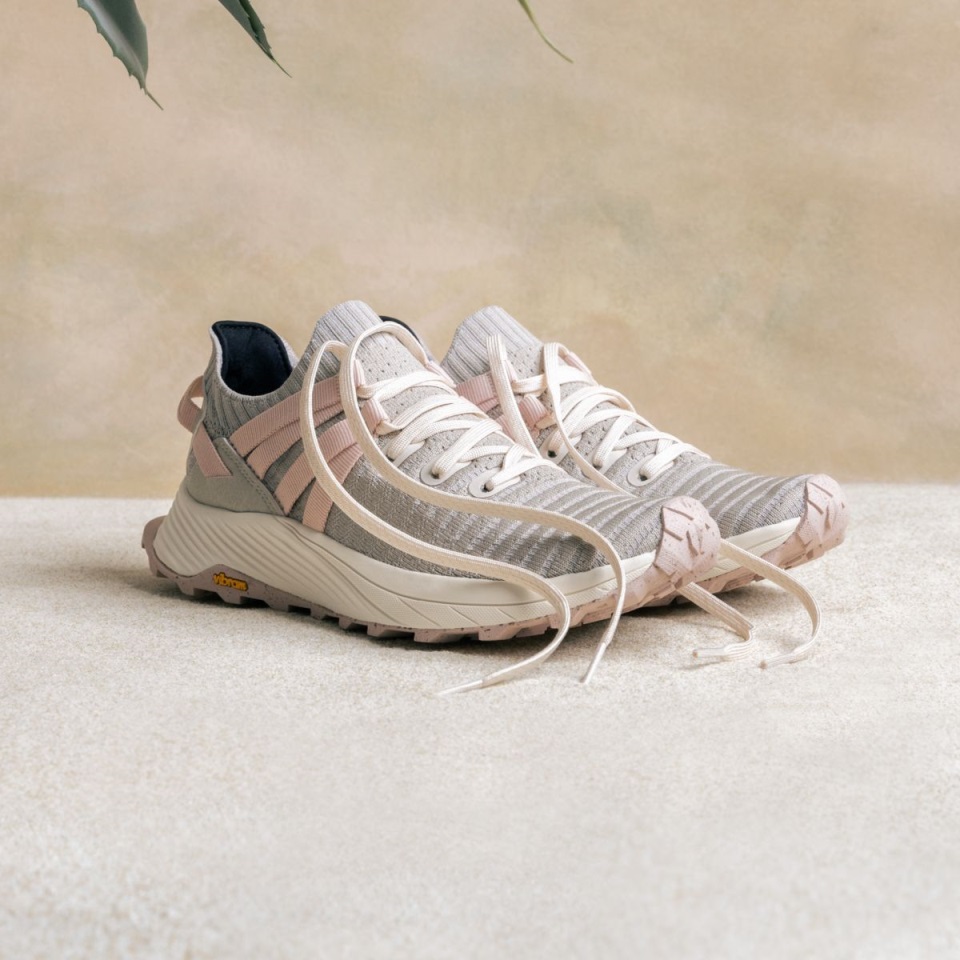 حذاء رياضي ميريل روز نسائي من الدانتيل بعرض واسع