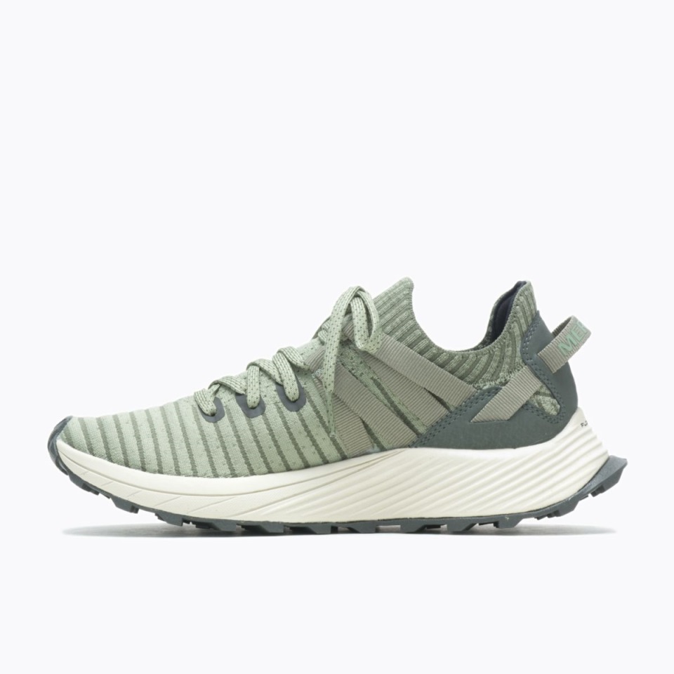 حذاء رياضي نسائي من الدانتيل بعرض واسع من تي ميريل