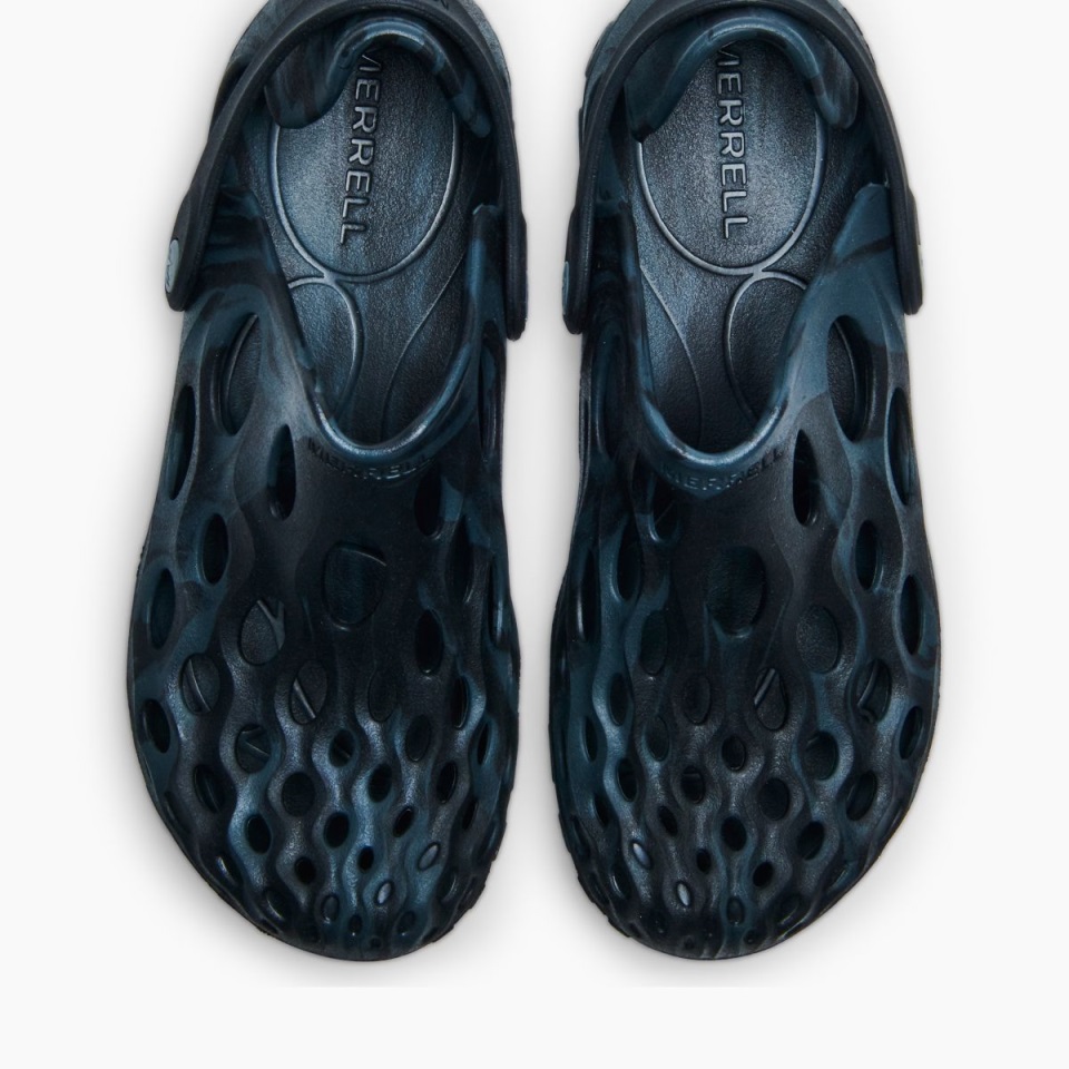 حذاء ميريل مائي أسود للنساء