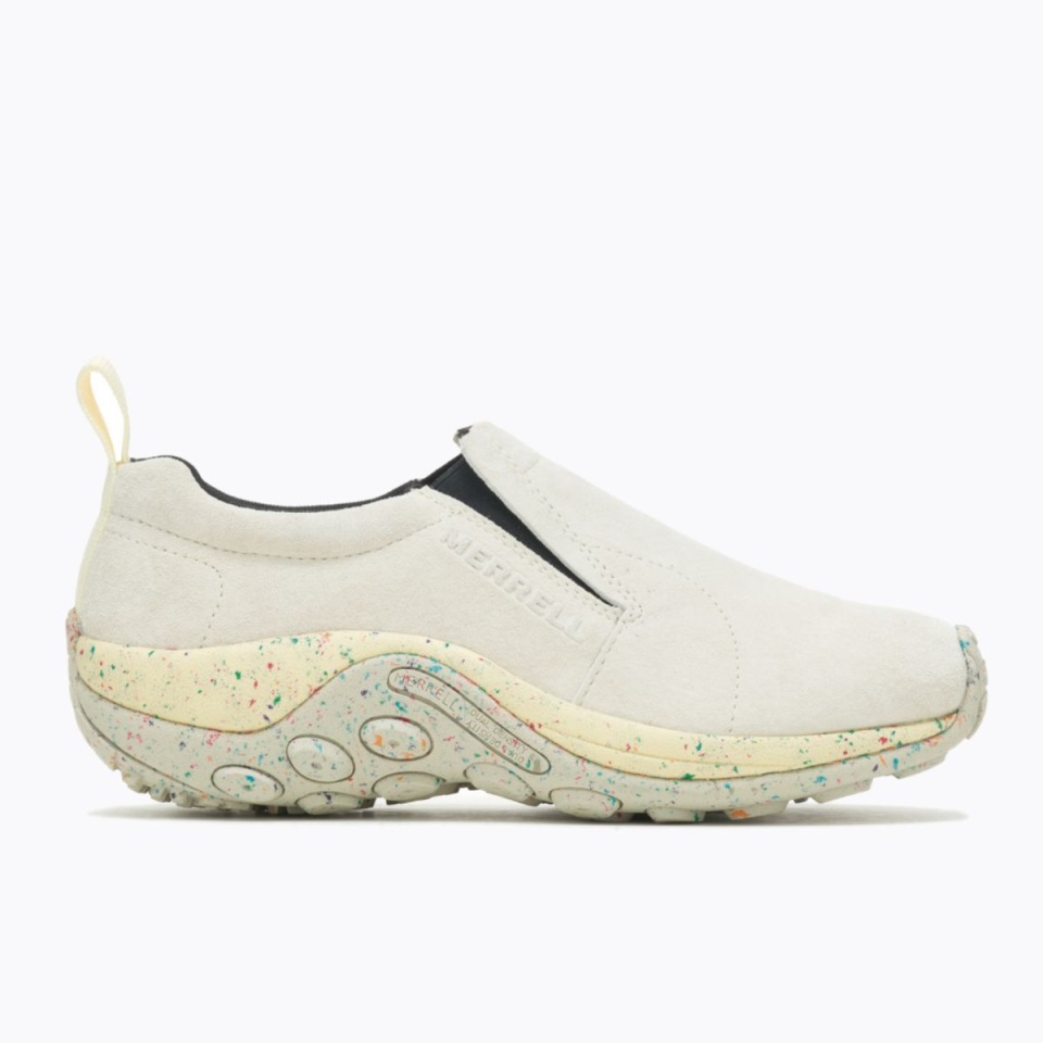 عيد ميلاد المرأة في الغابة موك ميريل