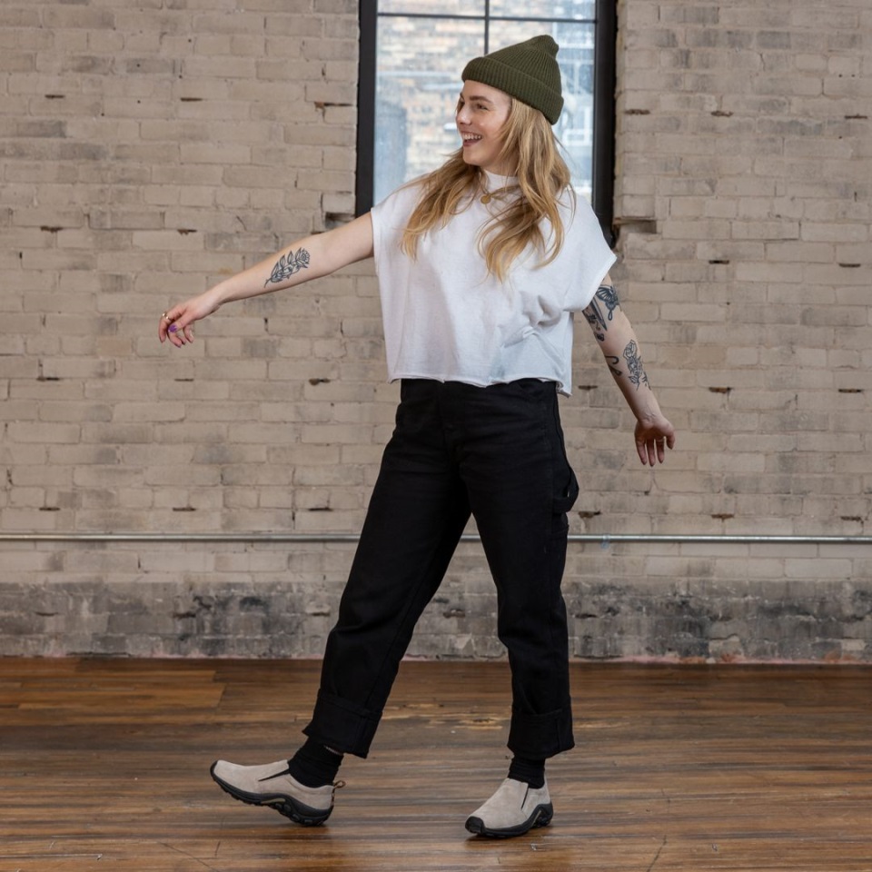 ميريل رمادي داكن للنساء في الغابة